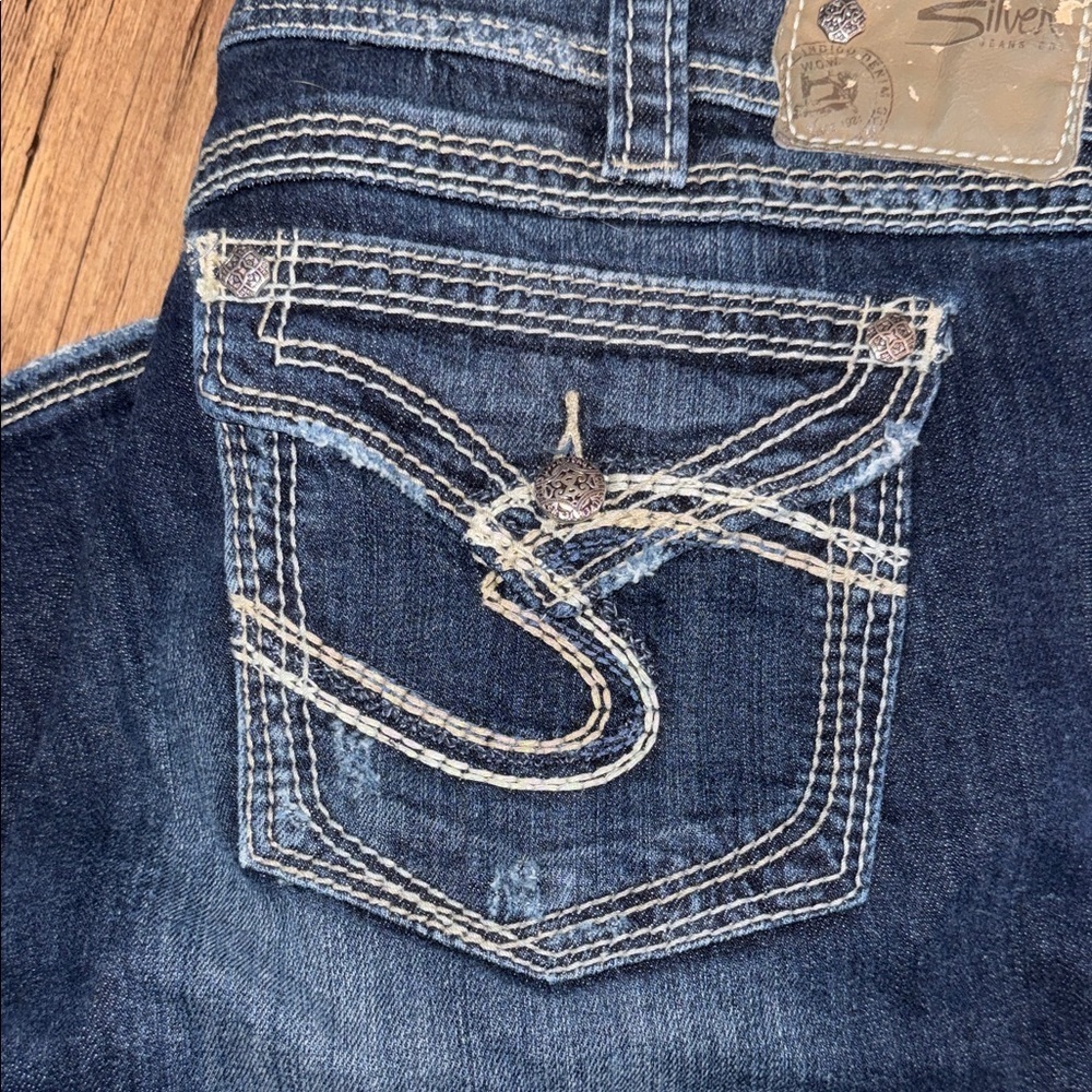 Silver Jeans Co. Blue Denim with Contrast Stitching - Picture 3 of 13